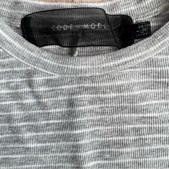 Code Mode 3/4 Sleeve gray and white Striped Shirt - Picture 3 of 8